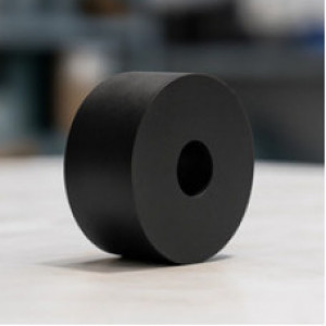 Капролоновая втулка 100x50x1400 мм экструзионная графитонаполненная ПА 6-МГ ТУ 2224-036-00203803-2012